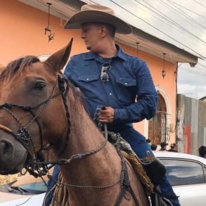 Meet your Posher, Jose nicolas